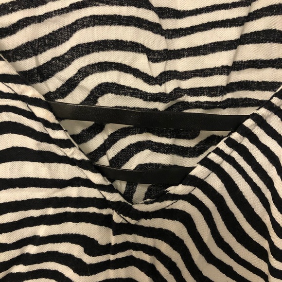 Zebra Volcom Tank with Faux Leather Straps, in GUC - Picture 3 of 4